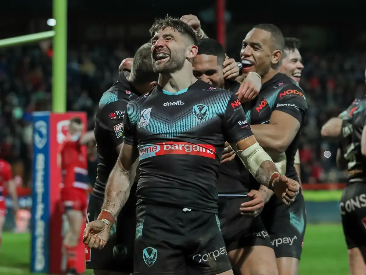 Hull KR 8-42 St Helens: Tommy Makinson inspires victory with hat-trick