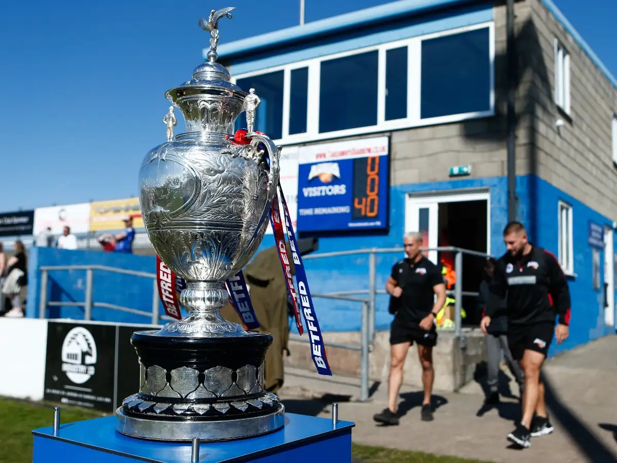 Challenge Cup: Wakefield win in thriller & Huddersfield pushed at Barrow