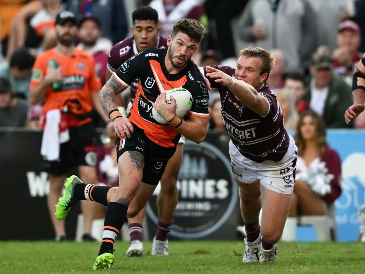 Oliver Gildart reunites with Wayne Bennett at the Dolphins