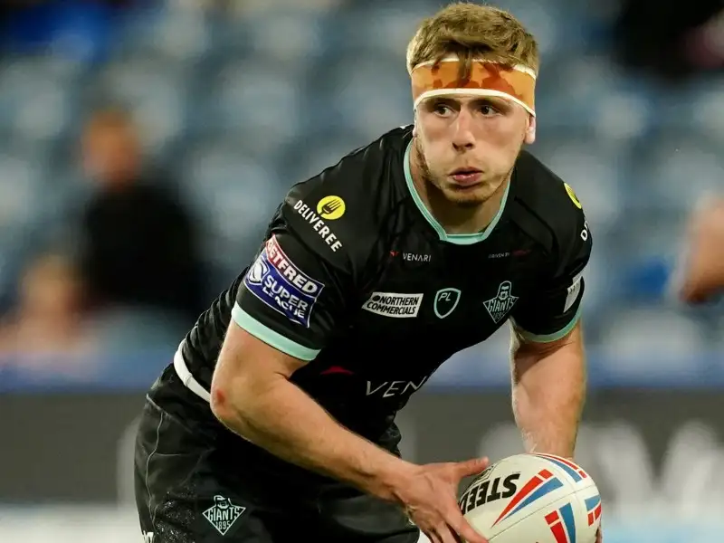 Huddersfield hooker Adam O’Brien signs new deal