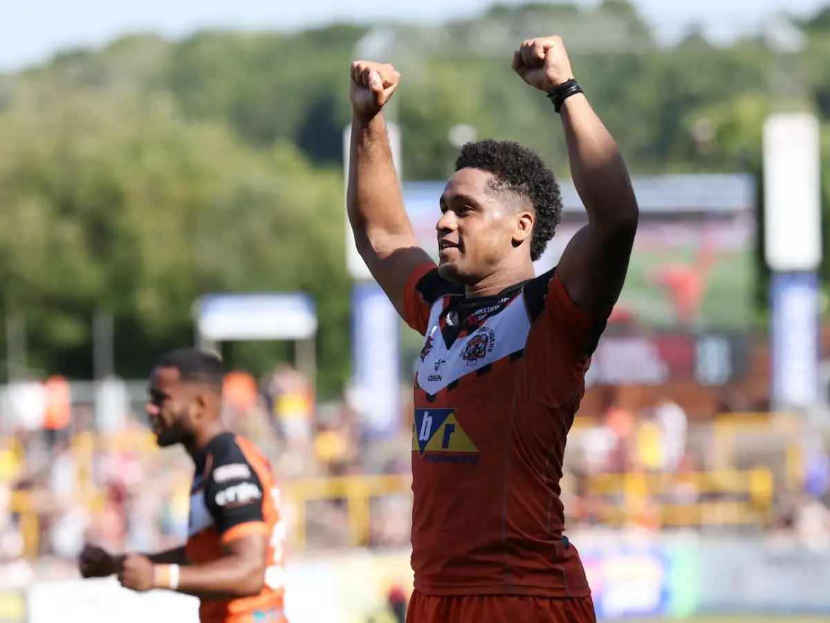 Derrell Olpherts makes Super League move to Leeds Rhinos