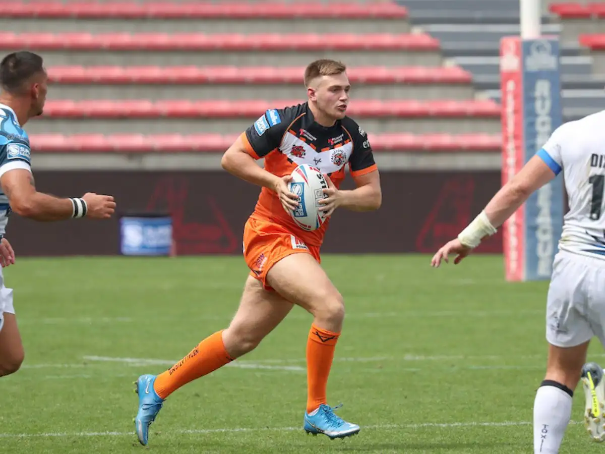 Castleford tie down promising forward to new deal