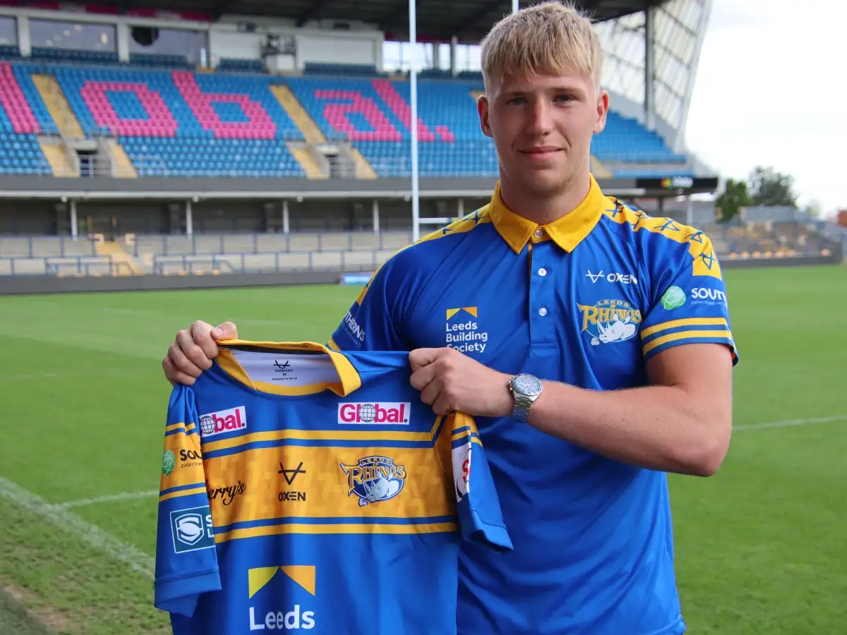 Leeds sign Championship youngster Toby Warren on long-term deal