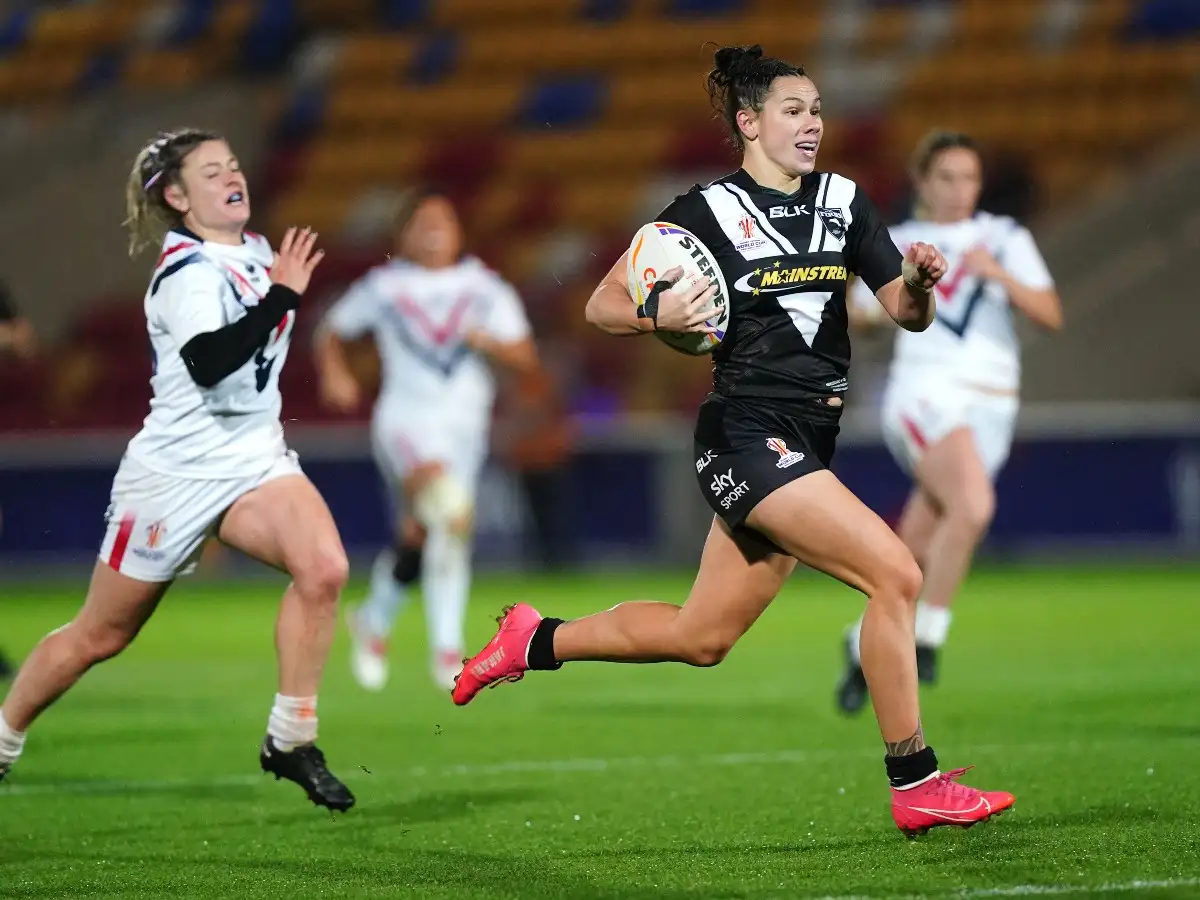 New Zealand 46-0 France: Kiwi Ferns score nine tries in York