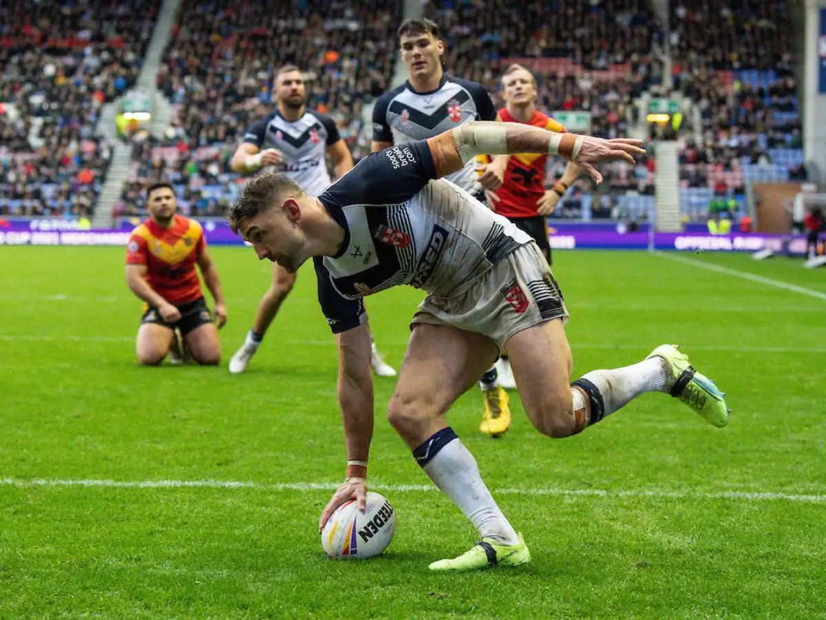 Tommy Makinson England