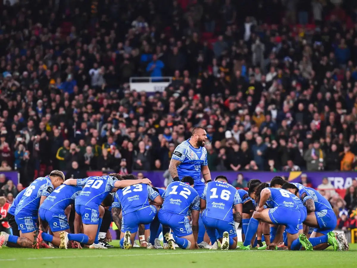 Samoa World Cup squad welcomed to Pacific Island in parade