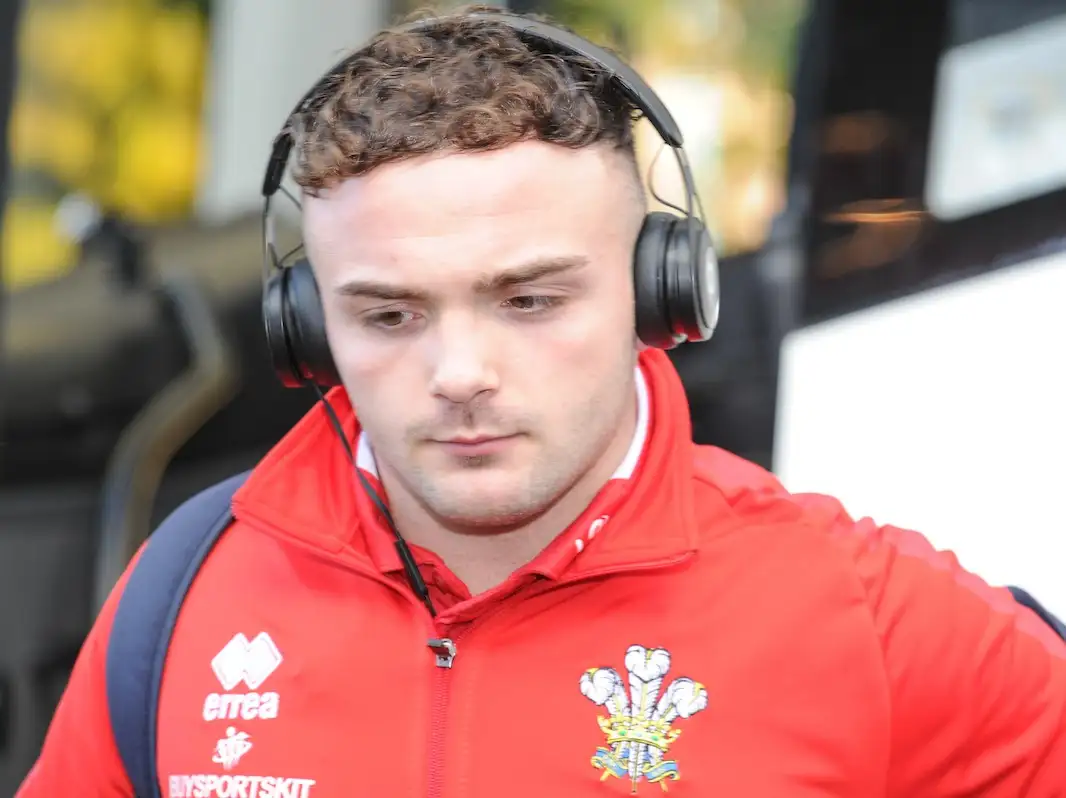 Wales hooker heads to Newcastle