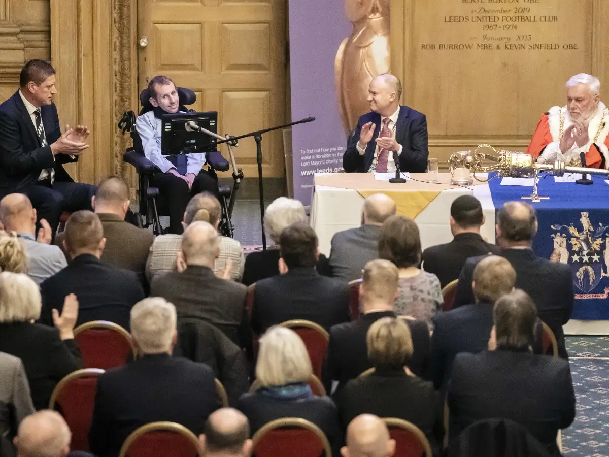 Rob Burrow and Kevin Sinfield receive freedom of Leeds