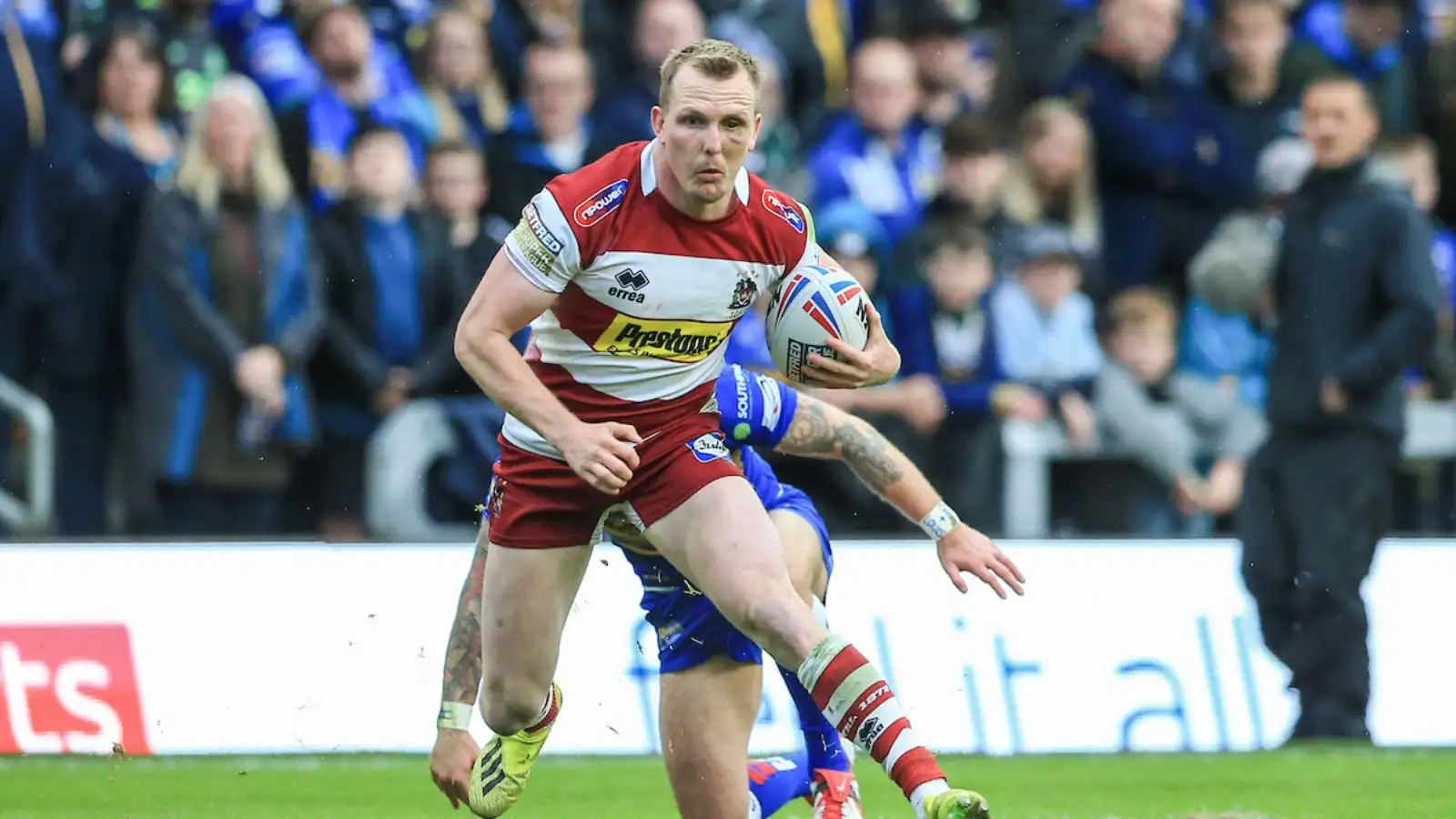 Wigan coach makes classy gesture to recently retired Dan Sarginson