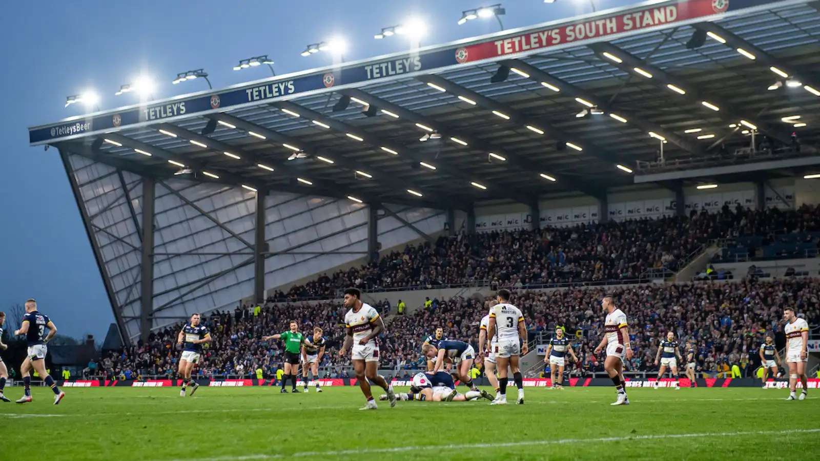 Leeds v Huddersfield at Headingley SWpix