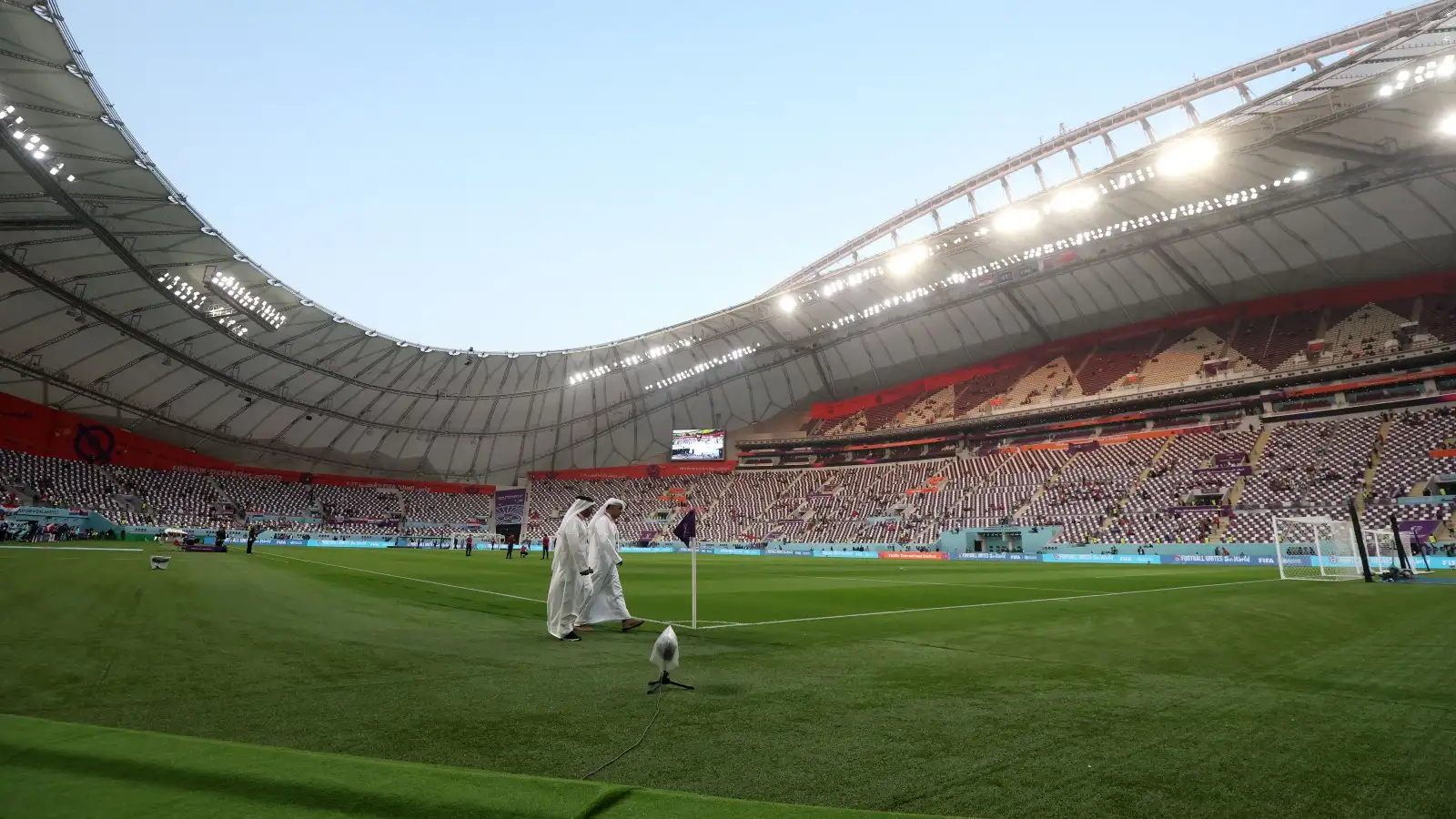 警告卡塔尔2025世界杯表面标注