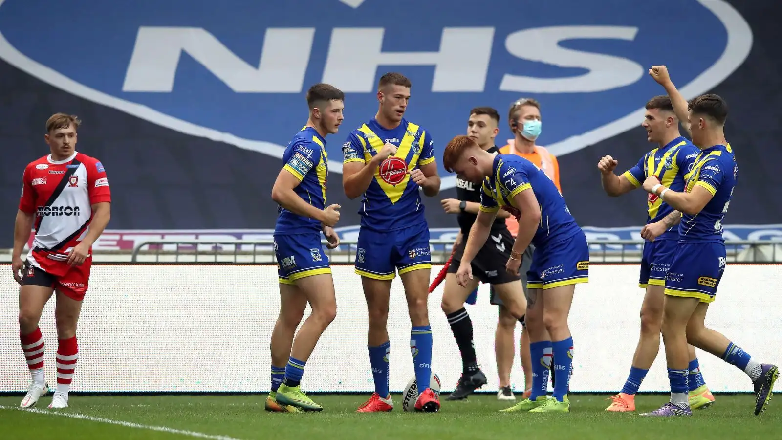 Nathan Roebuck celebrates his try against Salford for Warrington back in 2020.