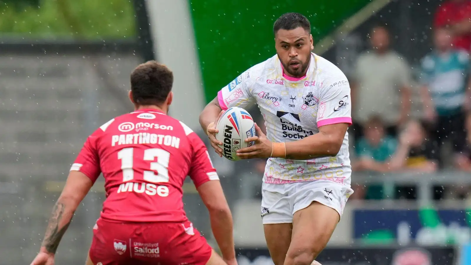 Oliver Partington in action against Leeds Rhinos. Photo by Steve Flynn/News Images.