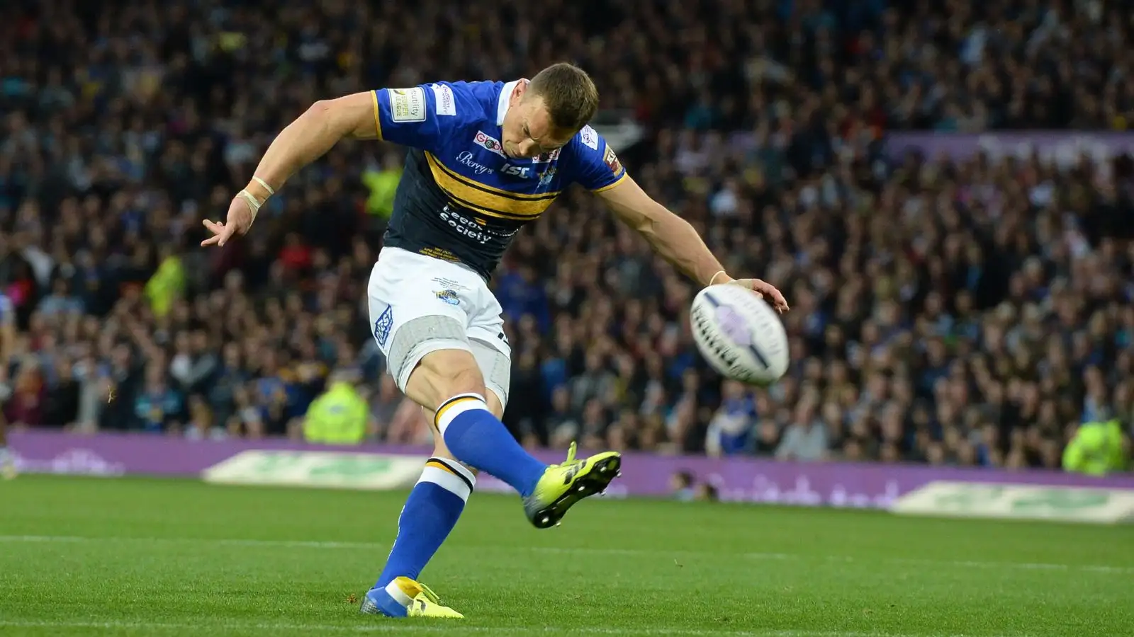 Kevin Sinfield kicking a goal for Leeds Rhinos Alamy