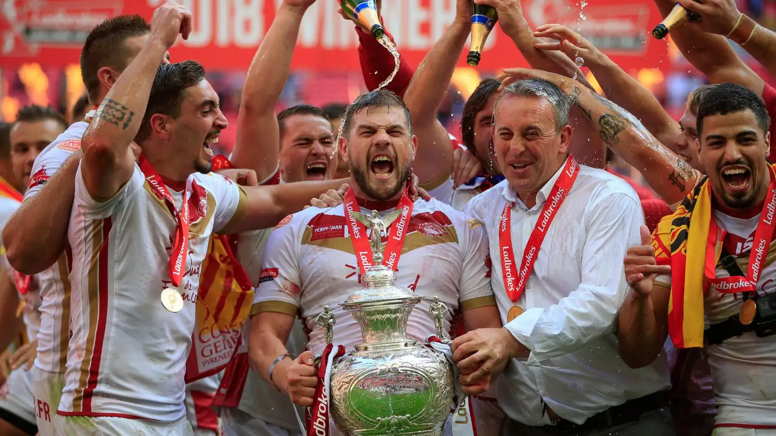 Catalans Dragons, Steve McNamara lift Challenge Cup in 2018