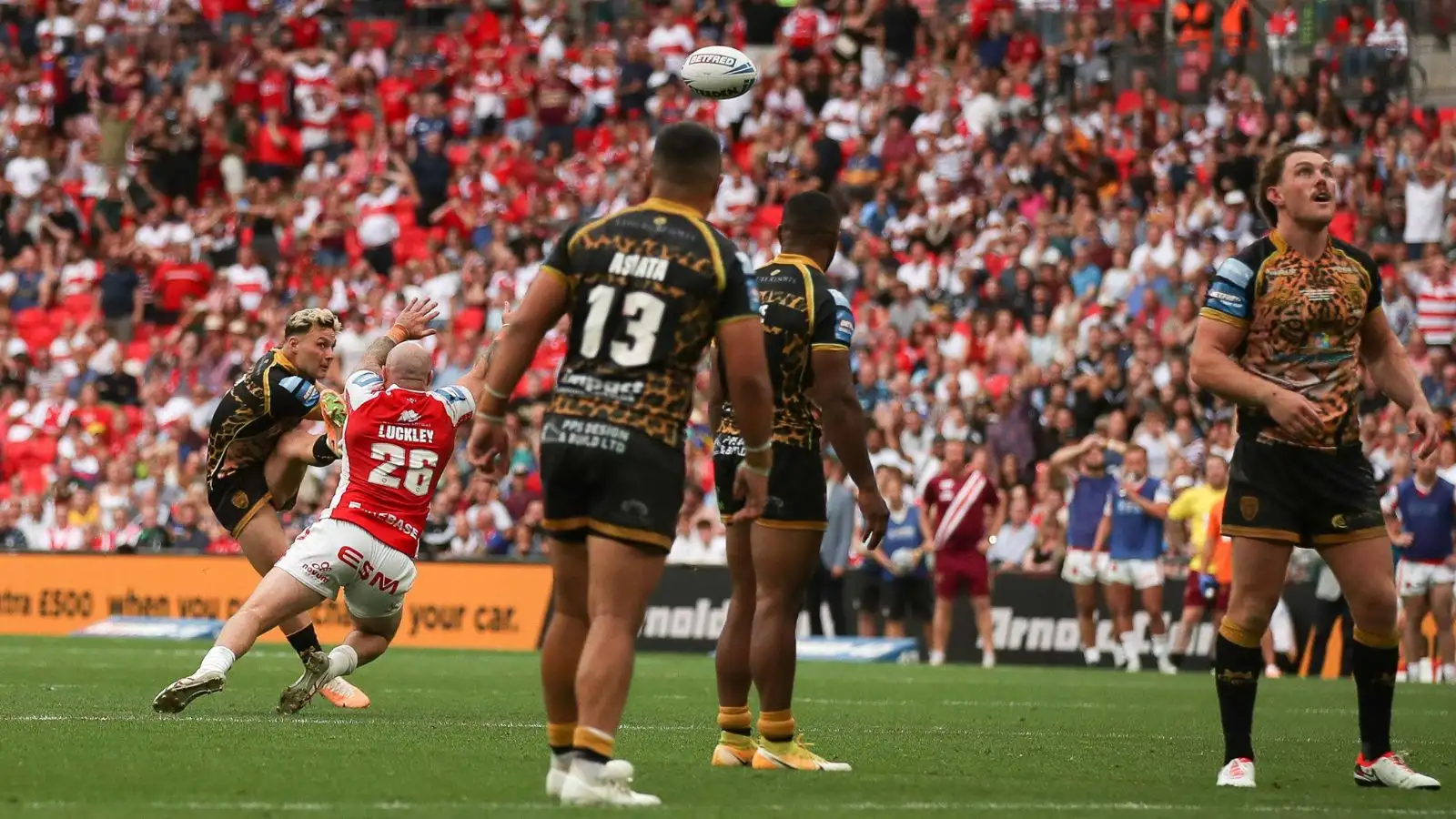 Lachlan Lam kicks winning drop goal