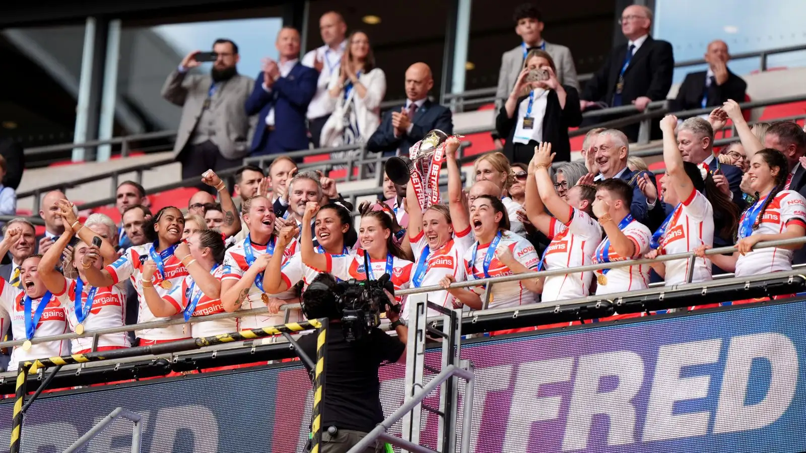 St Helens lift Women's Challenge Cup