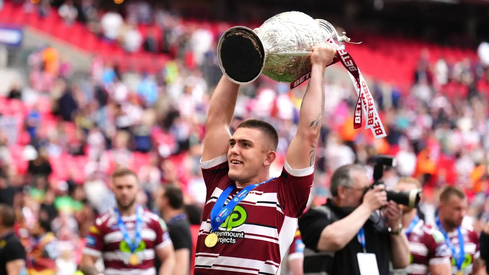 Wigan Warriors hand new long-term deal to star to fend off interest from rivals