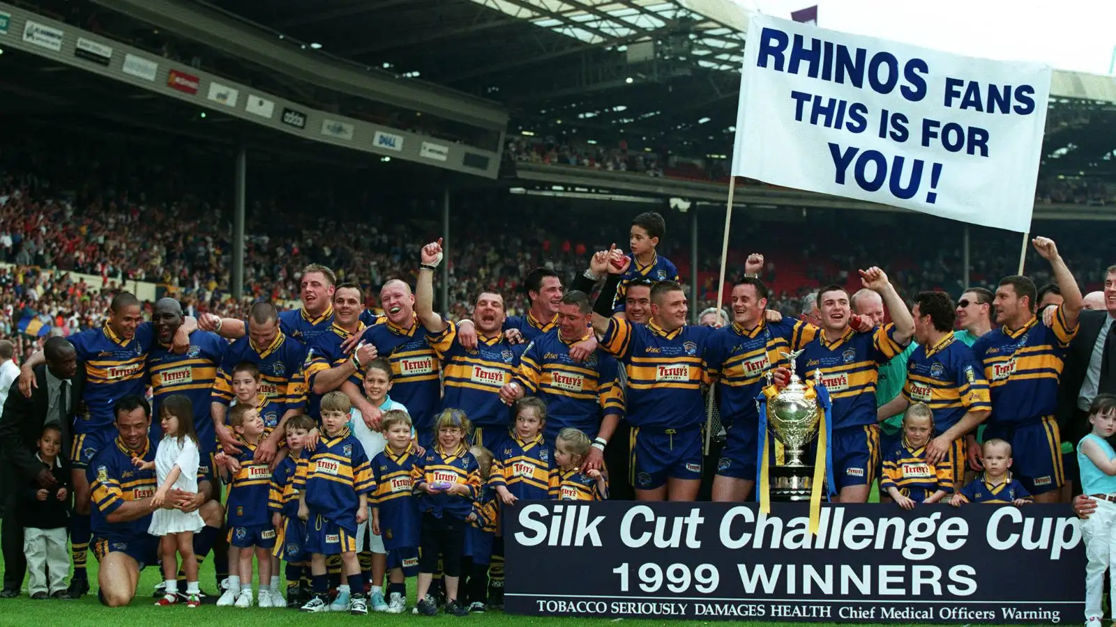 Leeds Rhinos celebrate 1999 Challenge Cup final triumph