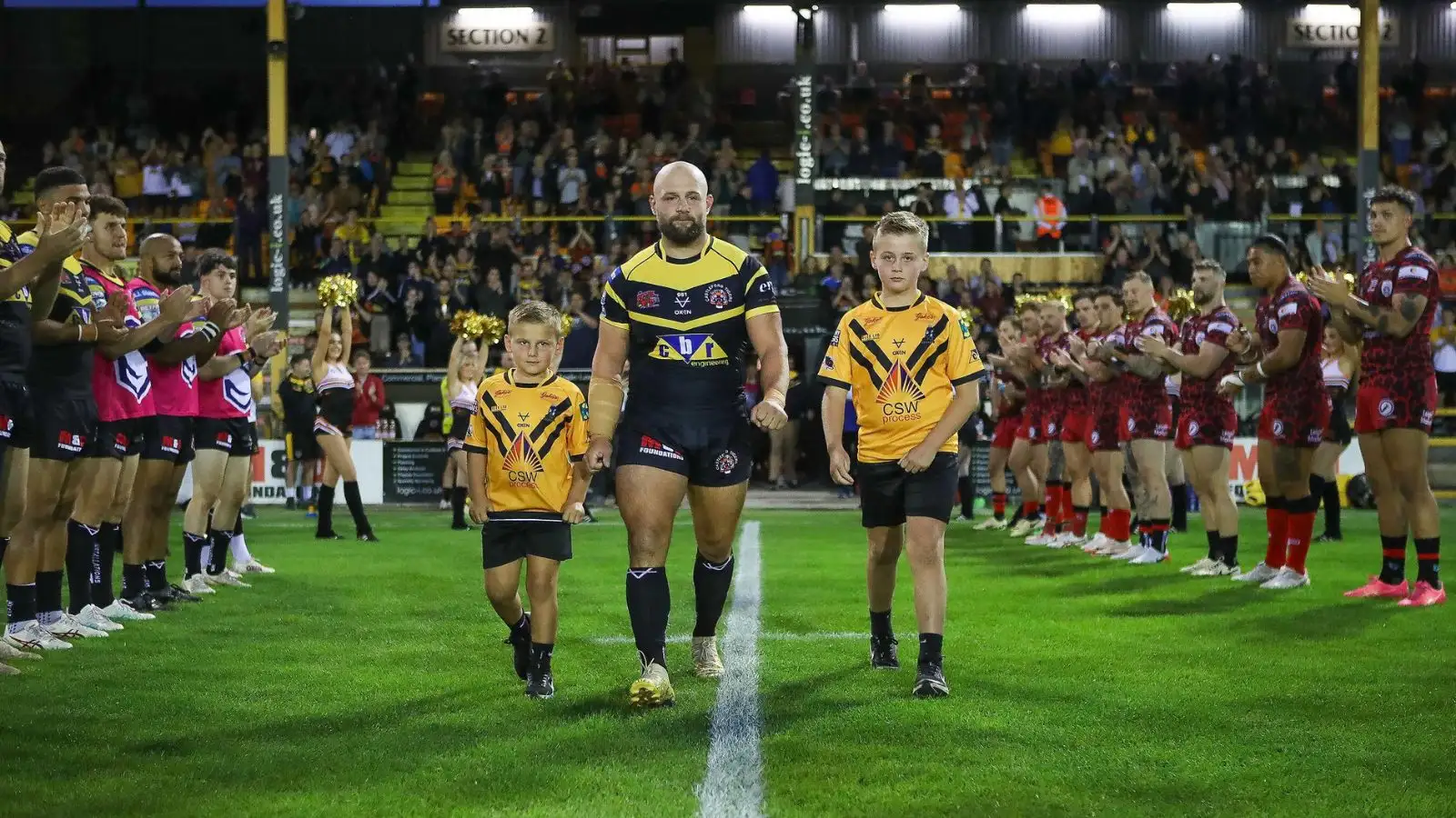 Castleford Tigers coach’s classy words to retiring club legend following emotional final home appearance