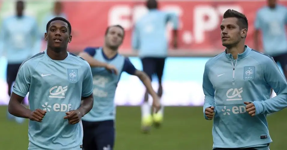 Schneiderlin hails Martial, eyes title challenge