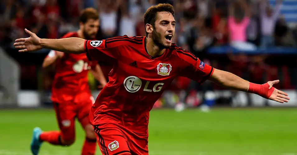 Leverkusen’s Calhanoglu admits United or Barca temptation