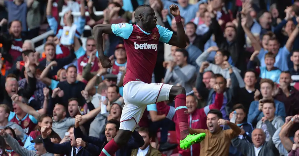 Kouyate strikes late to help West Ham hold Norwich