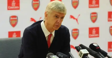 Wenger: FIFA must act before clubs breakaway