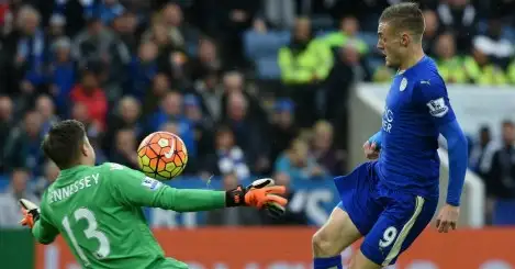 In-form Vardy fires Leicester to victory over Palace
