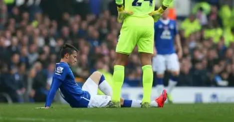 Everton boss Martinez confident Oviedo injury not too serious