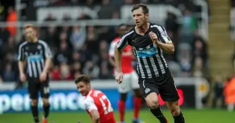 Newcastle recall Williamson after Lascelles injury