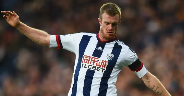 Chris Brunt: Signs new deal