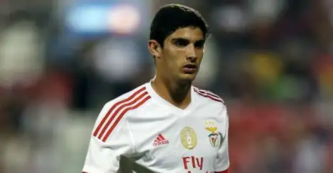 Rumour Mill: Man United beat PSG in race for Benfica ace