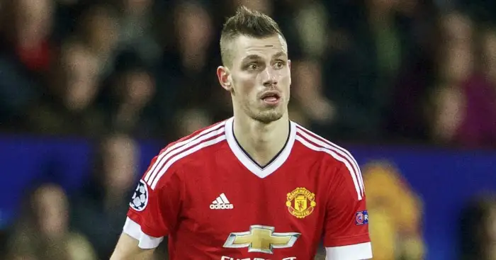 Everton agree £24m deal for Man United outcast Schneiderlin