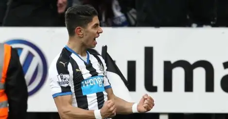 Perez pens new deal to hand Newcastle another boost