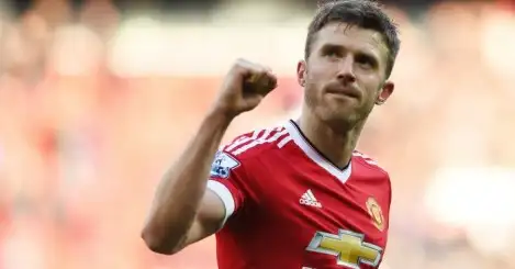 Carrick signs new Man Utd contract, claims Crerard