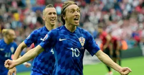 Stunning Modric volley helps Croatia see off Turkey