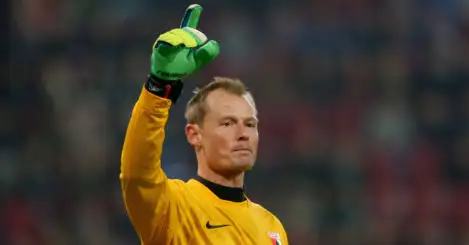Former Arsenal stopper Manninger training with Liverpool