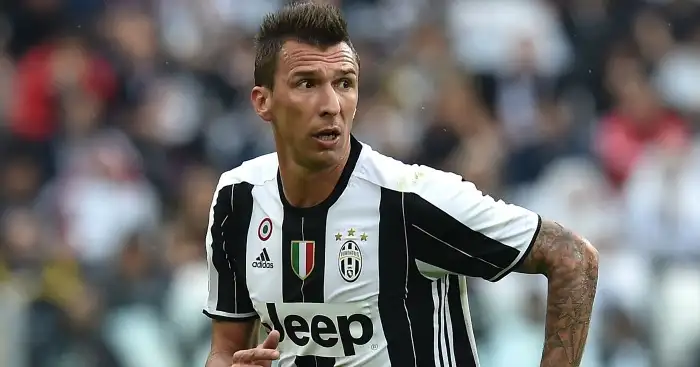 Chelsea look to Juventus striker after Lukaku snub – report