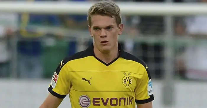 Arsenal suffer setback in search for new centre-back
