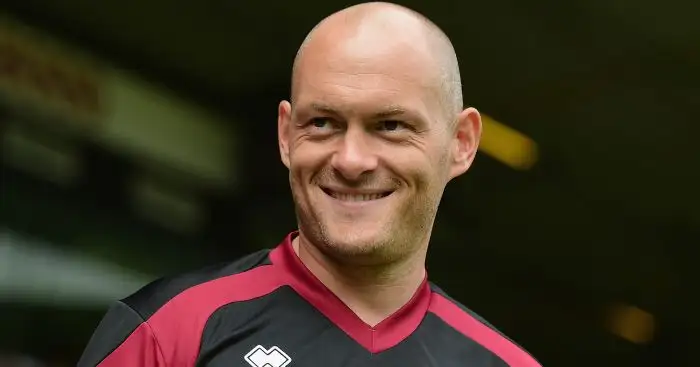 Norwich back to winning ways as Brentford are battered