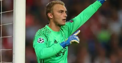 Ajax keeper Cillessen signs for Barca to replace City-bound Bravo