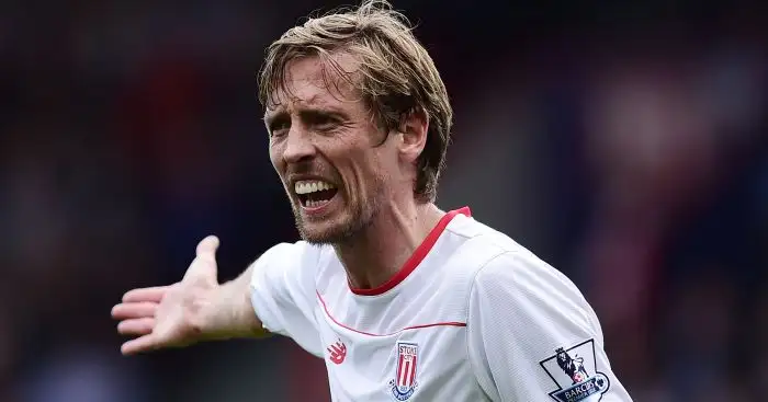 Peter Crouch signs new one-year deal with Stoke