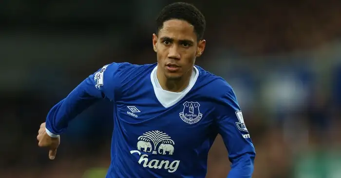 Steven Pienaar: Midfielder reunited with David Moyes