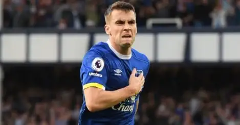 Everton hand Coleman new deal despite injury nightmare