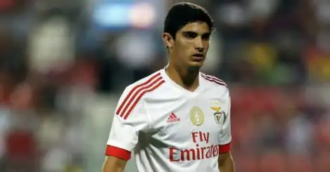 Goncalo Guedes explains why he snubbed Man Utd for PSG