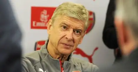 Wenger gives no Arsenal guarantees; discusses Barcelona job