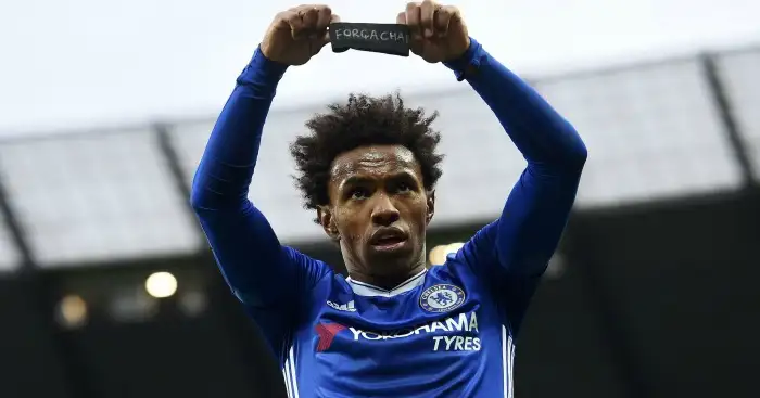 Willian: Pays respect to Chapecoense victims