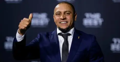 Roberto Carlos: Held talks with Chelsea