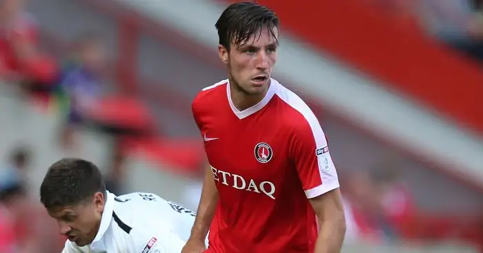 Fox makes move from Charlton to Sheffield Wednesday